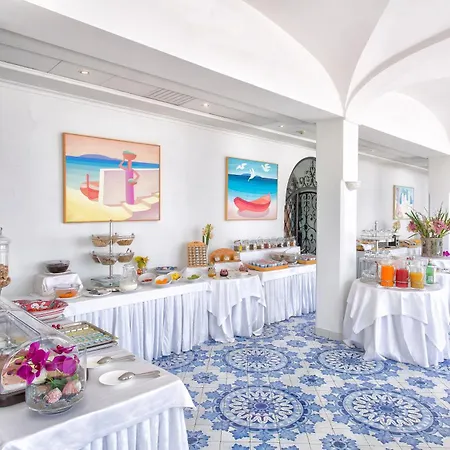 מלון Miramare E Castello 5*