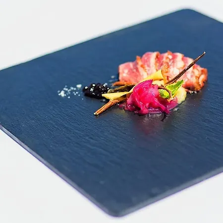 מלון Miramare E Castello 5*