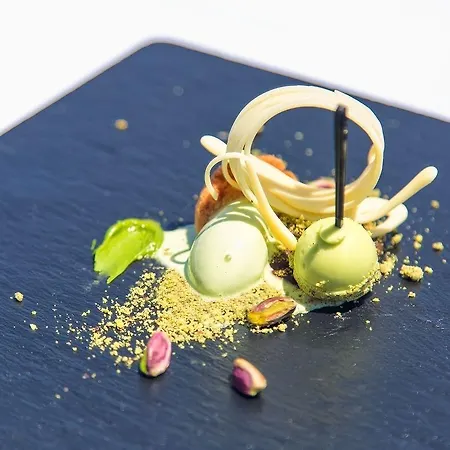 מלון Miramare E Castello