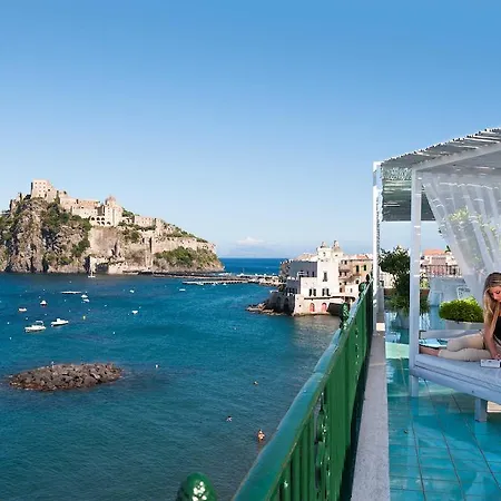 מלון Miramare E Castello