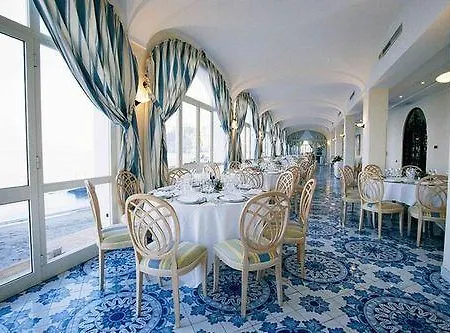 Hotell Miramare E Castello