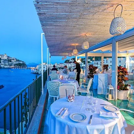 Miramare E Castello Hotel