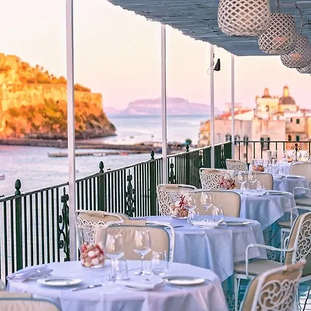 Отель Miramare E Castello 5*