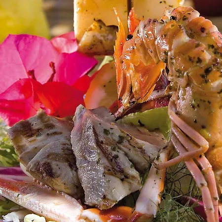 Miramare E Castello Szálloda