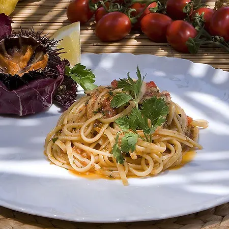 Miramare E Castello Szálloda