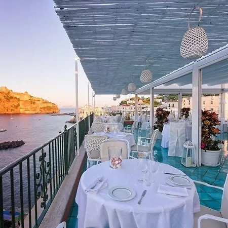 Miramare E Castello Hotell
