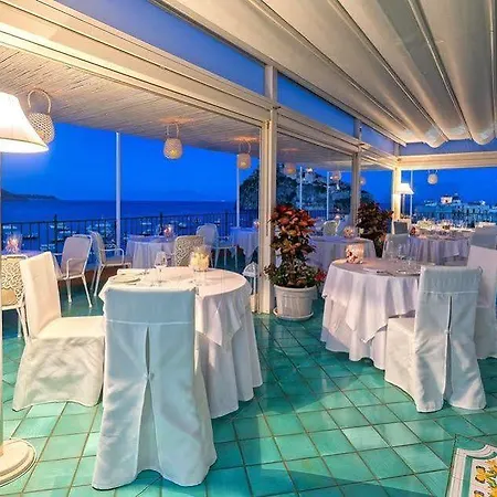 Hotell Miramare E Castello